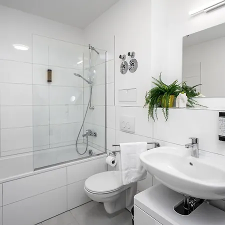 Aparthotel BrockHeus Aparthotel - ElbQuartier Magdeburg 4*