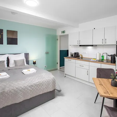 Апарт-отель Brockheus Riverside Aparthotel Magdeburg 4*