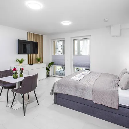 BrockHeus Aparthotel - ElbQuartier Magdeburg 4*