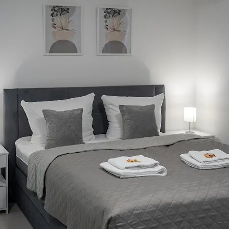 Brockheus Riverside Aparthotel 4*